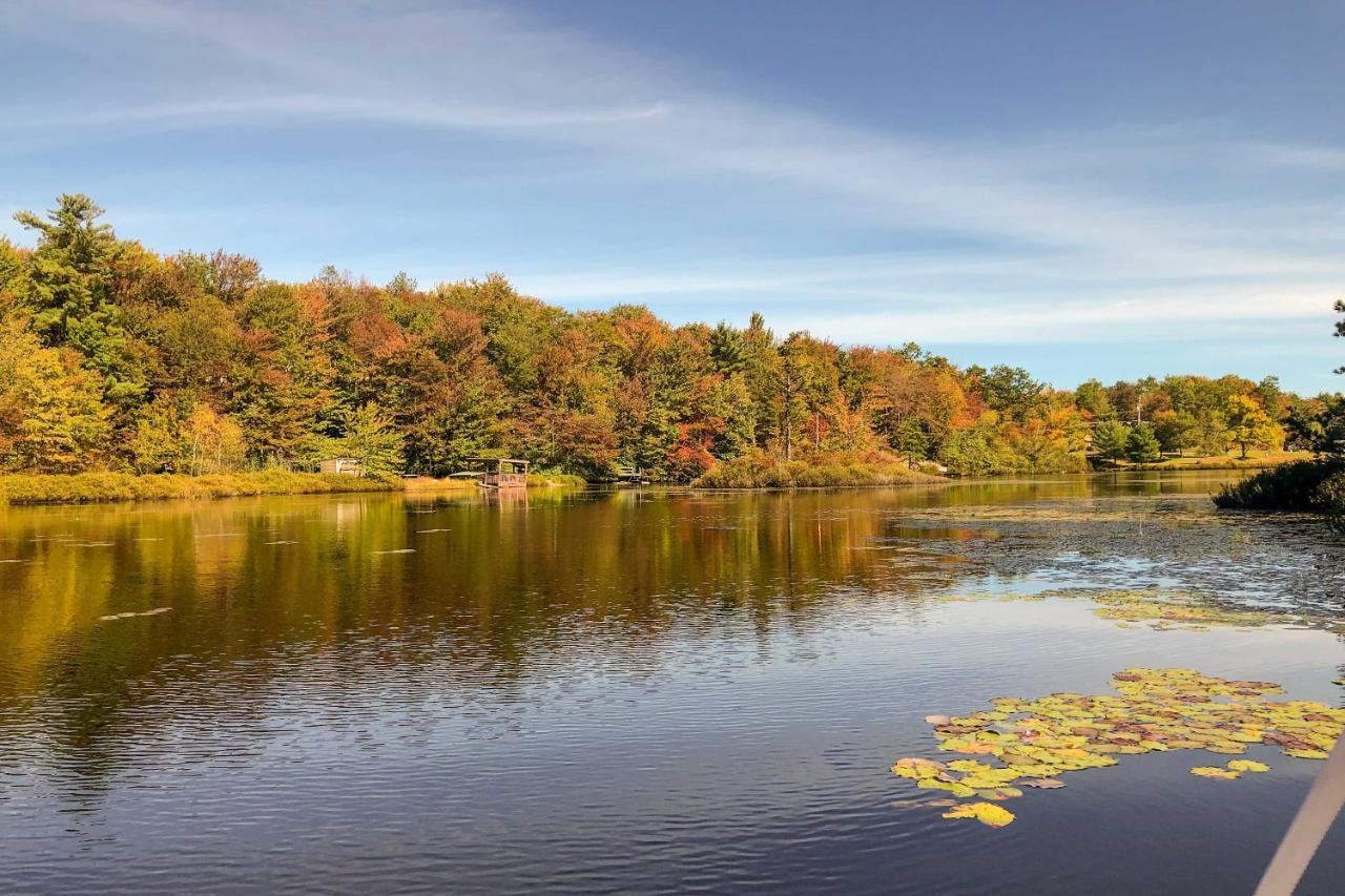 Poconos Home With Private Spa And Fire Pit Long Pond Exterior foto