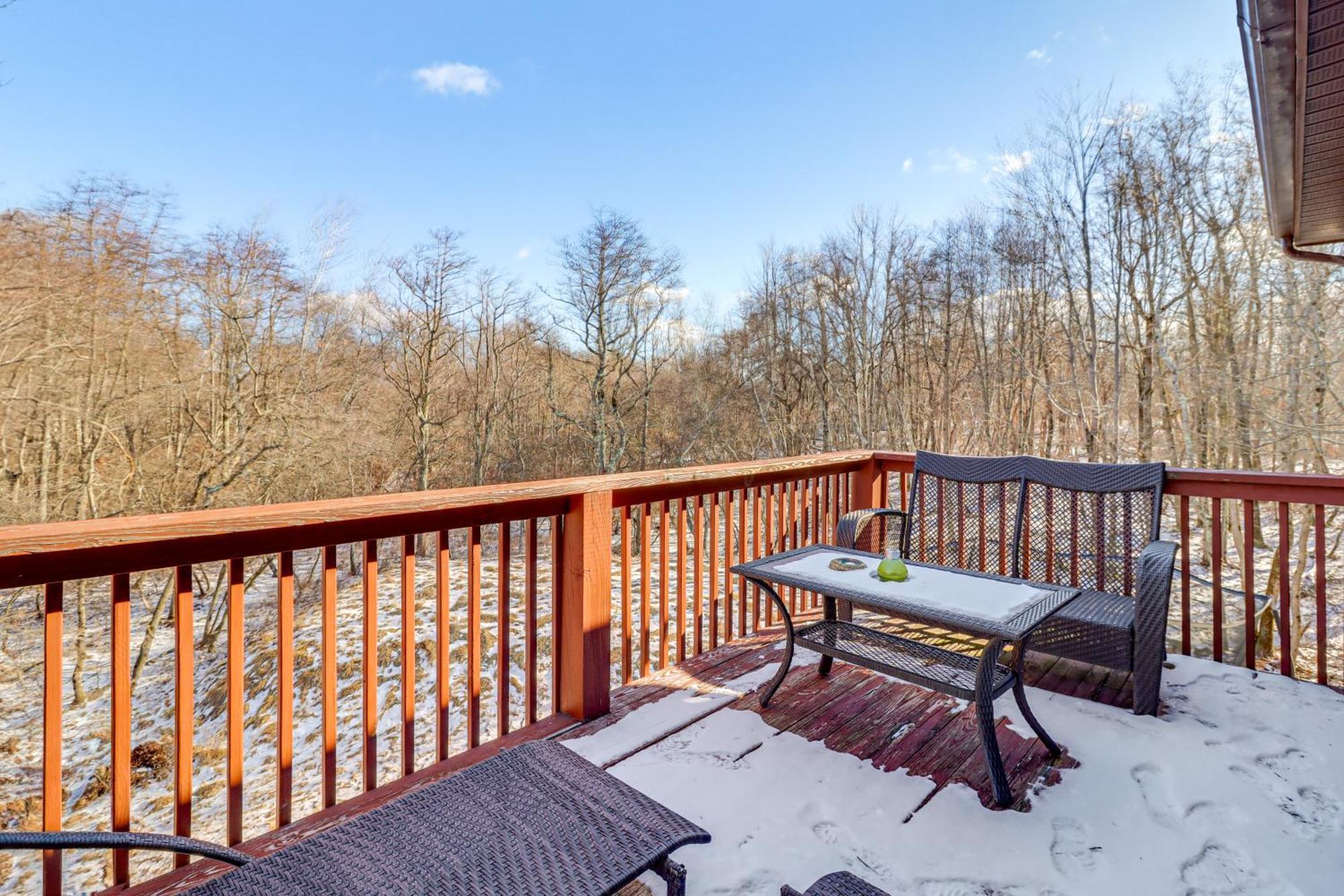 Poconos Home With Private Spa And Fire Pit Long Pond Exterior foto
