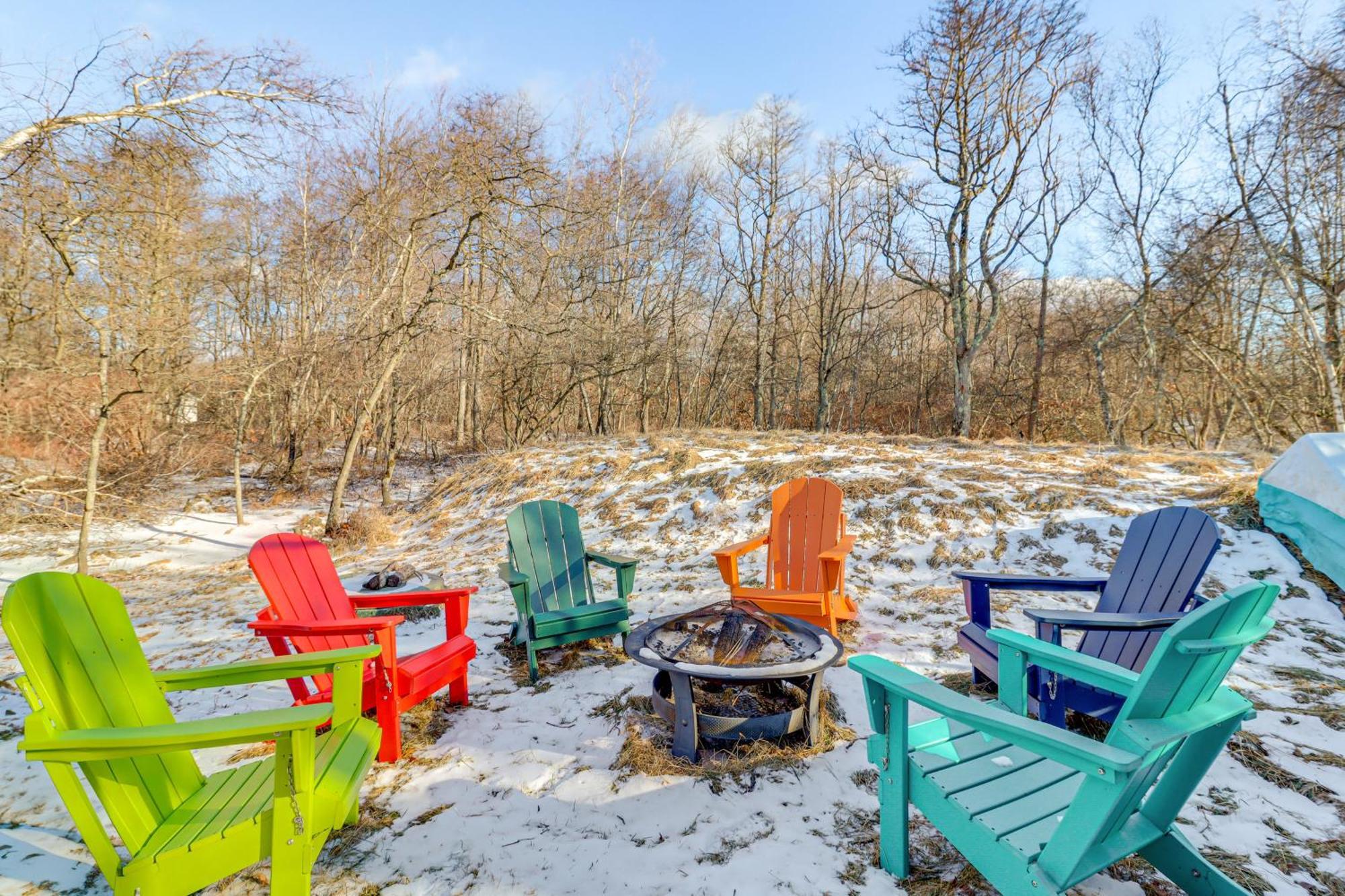 Poconos Home With Private Spa And Fire Pit Long Pond Exterior foto